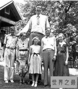 ​世界上最高的人是谁 历史上最高的人三米一