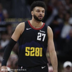 ​NBA官宣：掘金后卫穆雷因向场内投掷物品被罚款10万美元