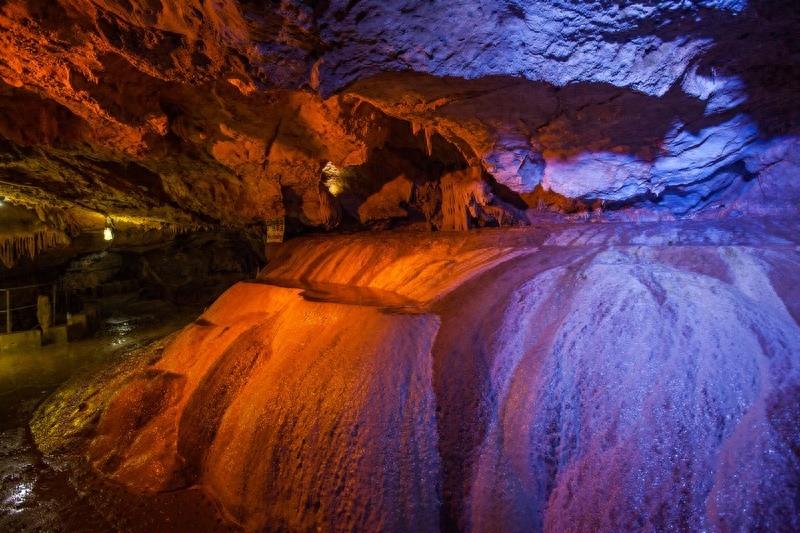 金水岩，阳朔最大、最有特色的世界闻名的地下河水晶岩洞