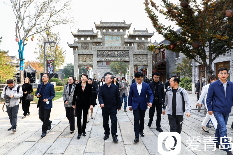 北京迎来大风降温沙尘天气